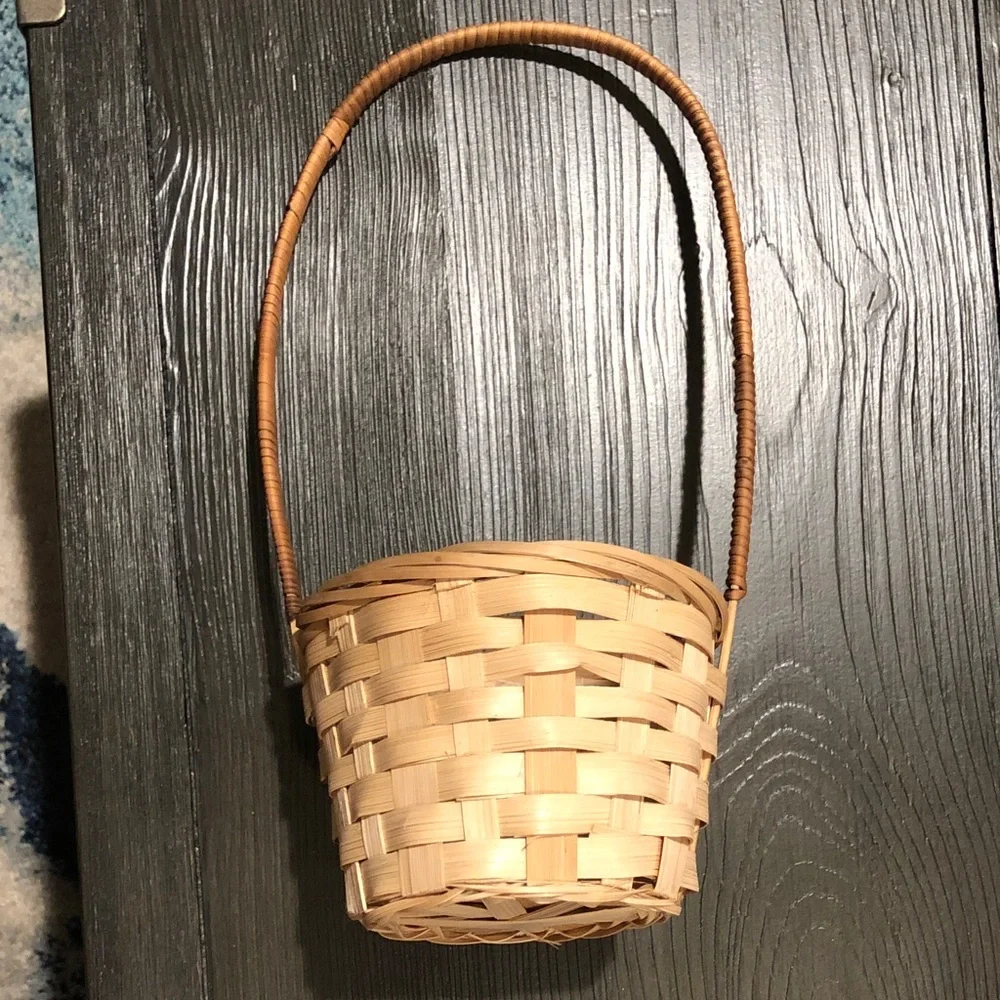 Woven Handled Basket in Natural Tan